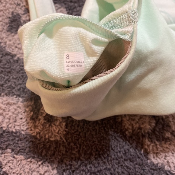 Lululemon SmoothCover Yoga Bra *Light Support B/C Cup - Picture 4 of 7